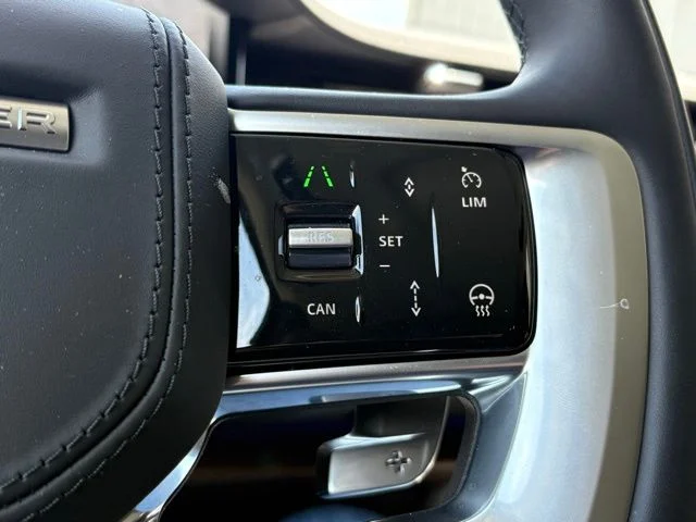 Used 2025 White Land Rover SE image 13