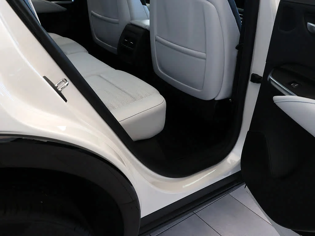 Certified Used 2024 Crystal White Tricoat Cadillac Sport image 30