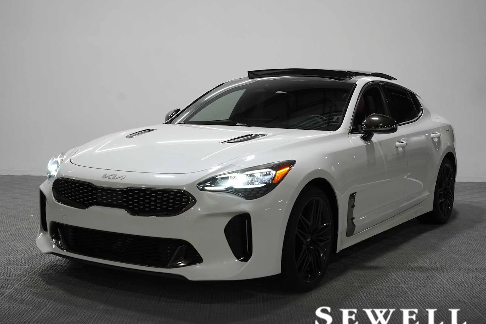 2022 Kia Stinger GT1 AWD's photo