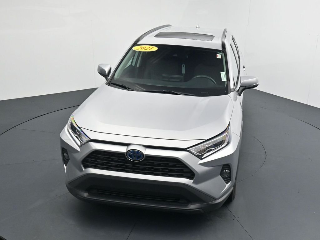 Used 2021 Silver Toyota XLE image 22