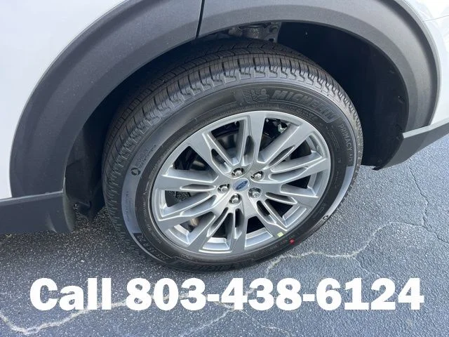 New 2026 Star White Metallic Tri-Coat Ford Platinum™ image 18