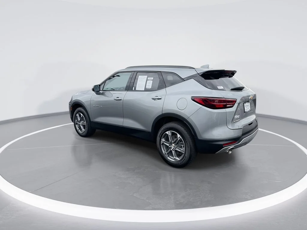Used 2023 Gray Chevrolet LT image 6