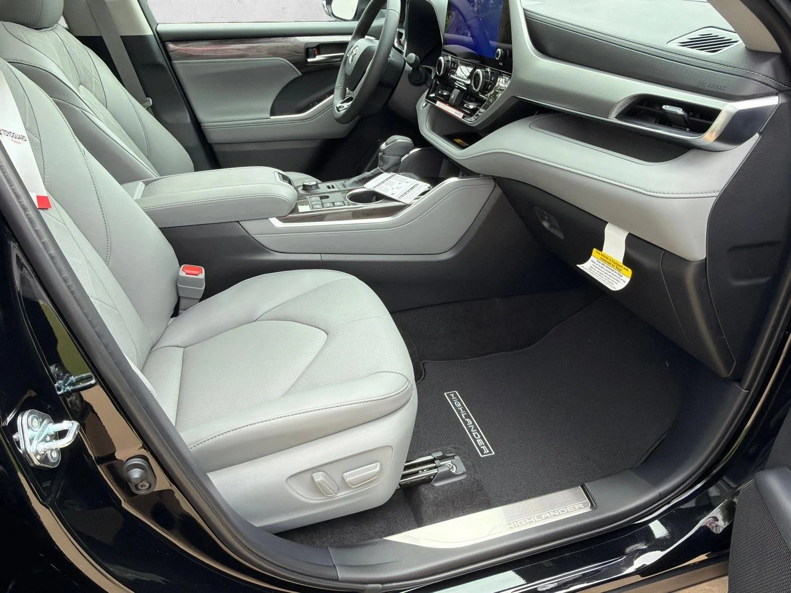New 2026 Midnight Black Metallic Toyota Platinum image 13