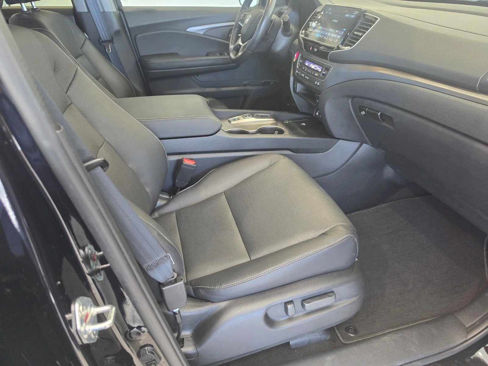Certified Used 2025 Crystal Black Pearl Honda AWD RTL image 34