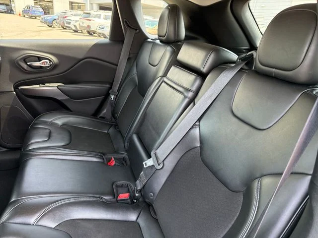 Used 2019 Black Jeep Latitude Plus image 22