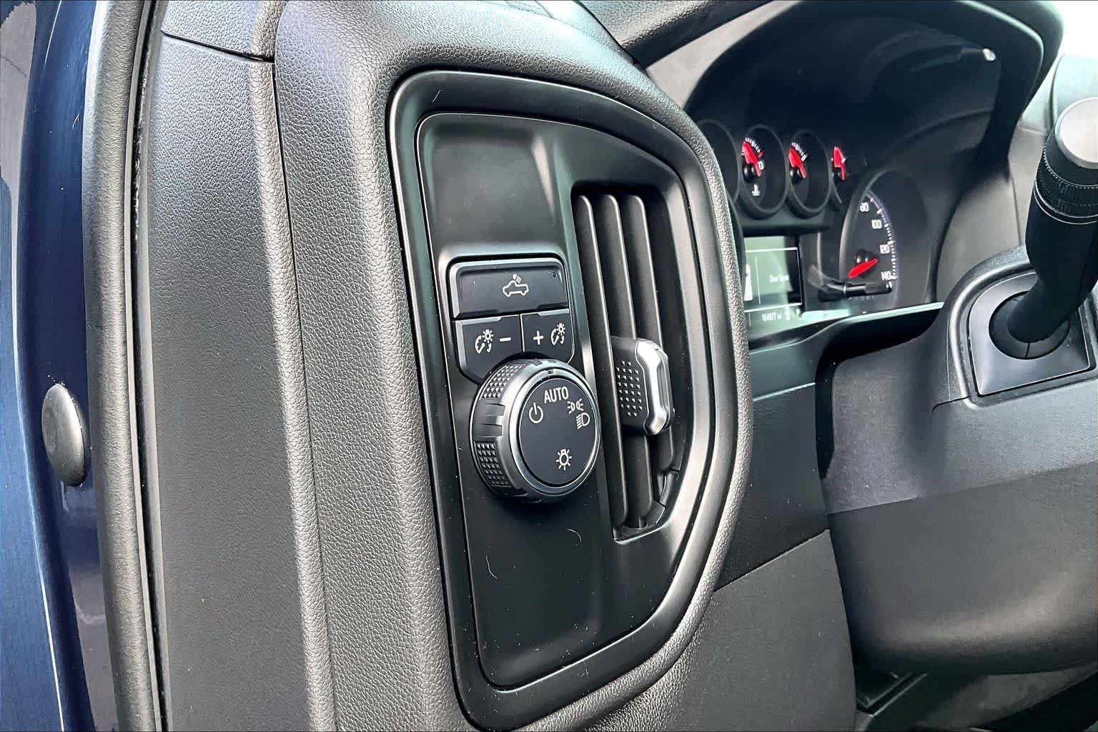 Used 2019 Northsky Blue Metallic Chevrolet Custom image 29