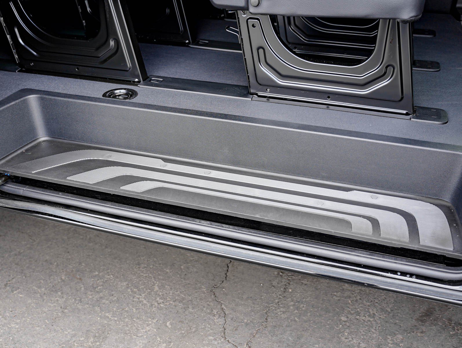 New 2026 Obsidian Black Metallic Mercedes-Benz 2500 Standard Roof I4 Diesel HO 144 AWD image 11