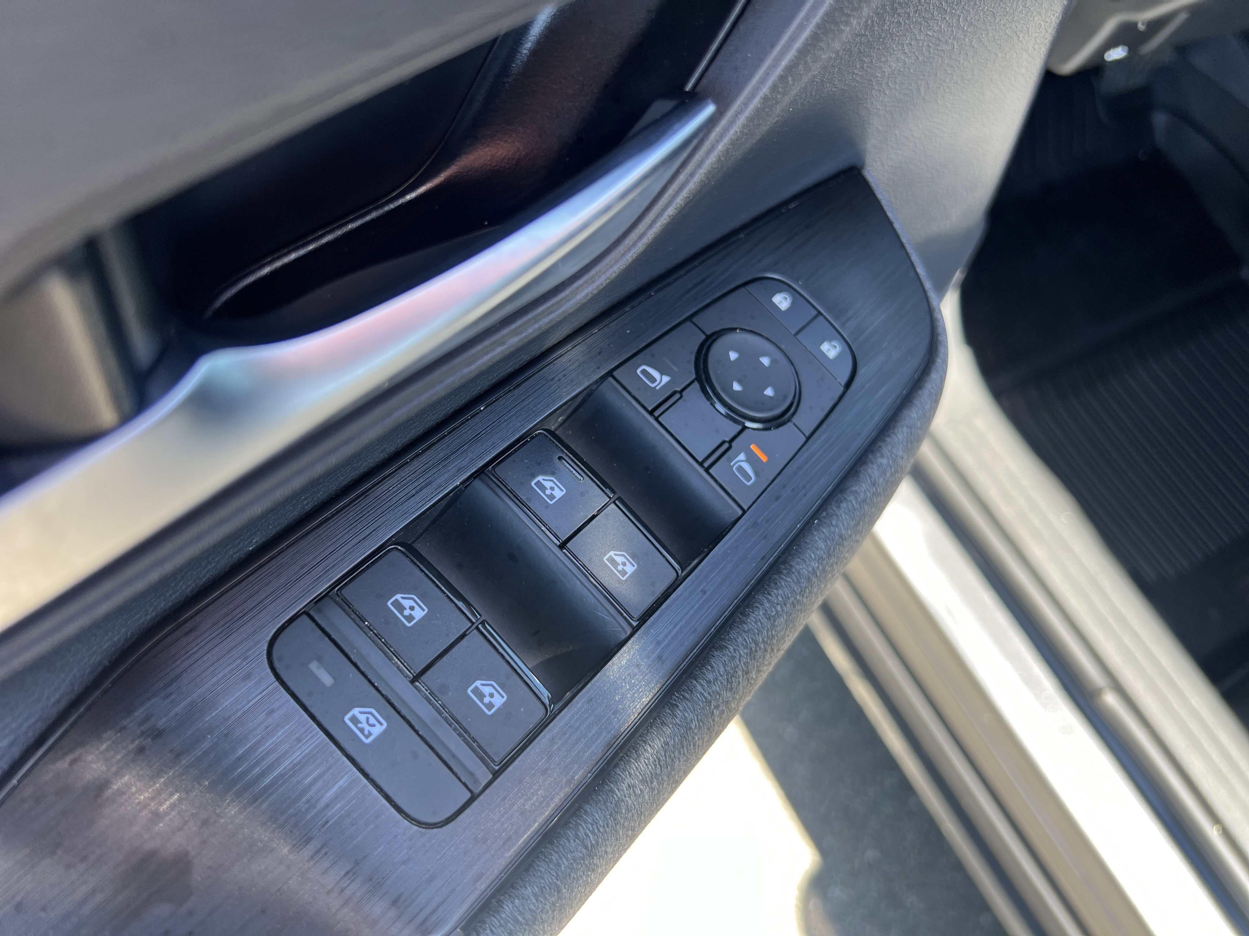 Used 2025 Gun Metallic Nissan SV image 20