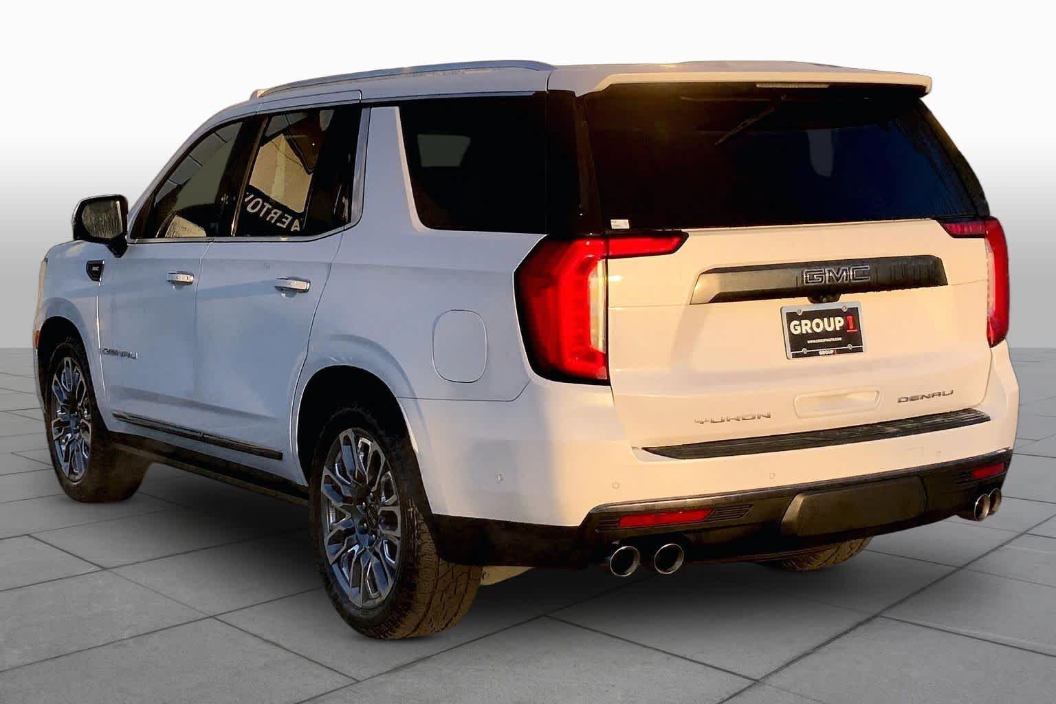Used 2023 White Frost Tricoat GMC Denali Ultimate image 11