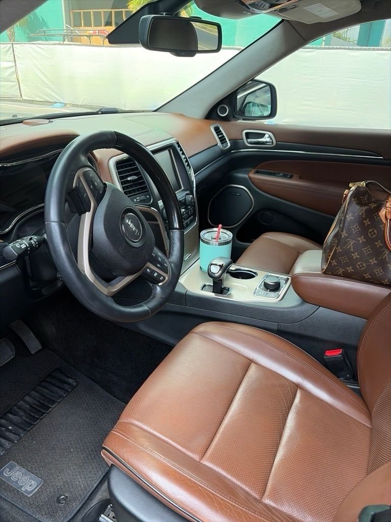 Used 2015 Black Jeep Summit image 3