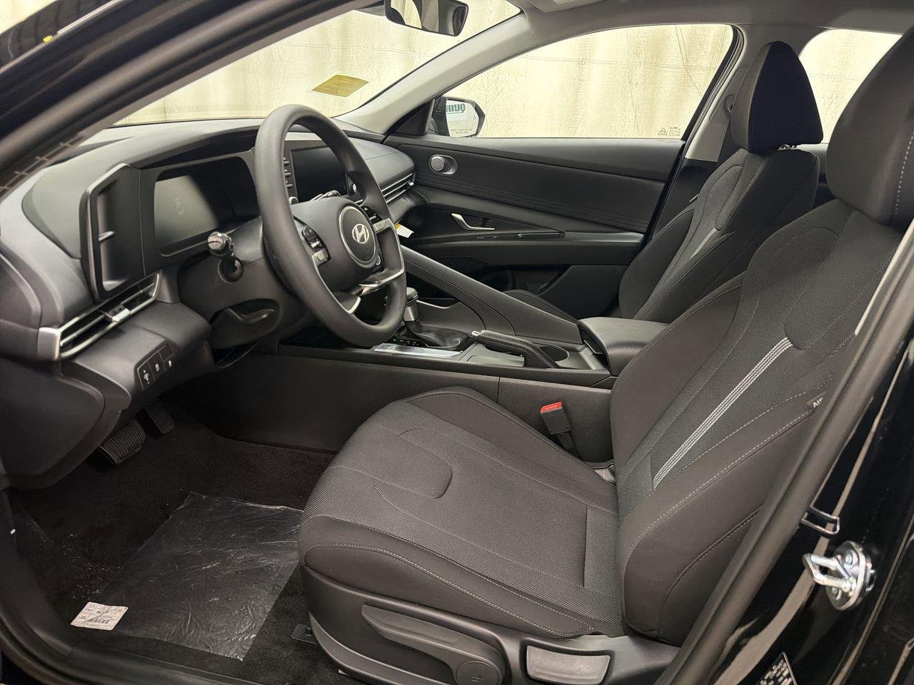 New 2026 Abyss Black Hyundai SE image 13