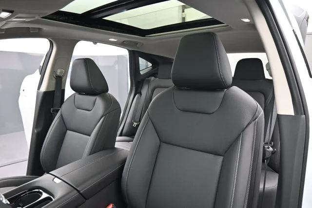 New 2026 Everest White Pearl TriCoat Nissan SL image 31