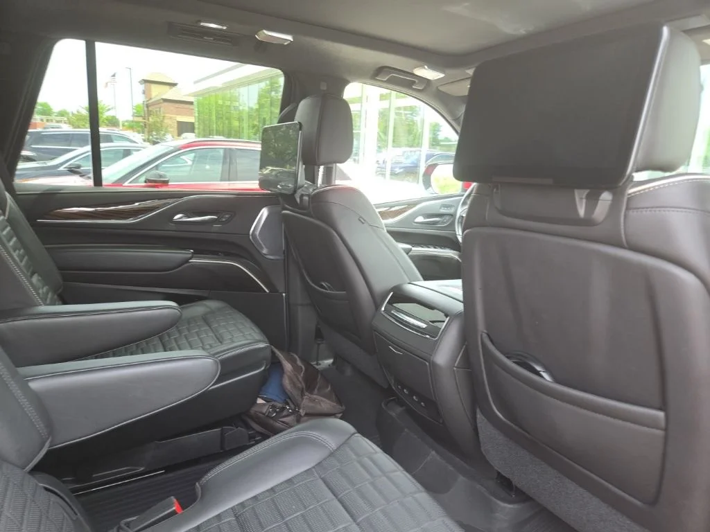 Used 2021 Red Cadillac Sport Platinum image 4
