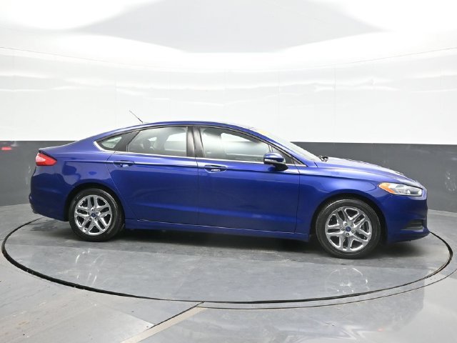 Used 2016 Blue Ford SE image 8