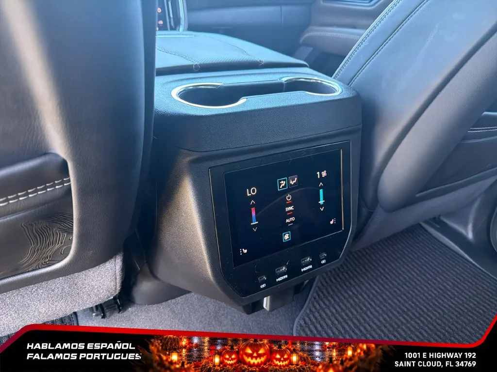 Used 2026 Glacier White Tricoat GMC Denali Ultimate image 30