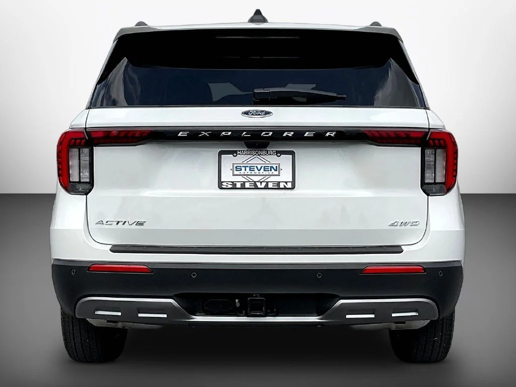 New 2026 Star White Metallic Tri-Coat Ford Active image 4