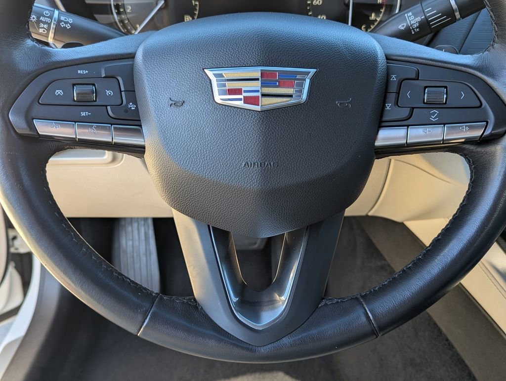 Used 2020 Crystal White Tricoat Cadillac Premium Luxury image 5