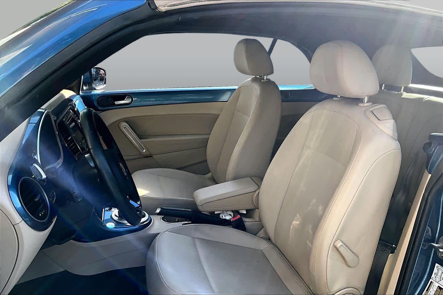 Pre-Owned 2019 Volkswagen Beetle Convertible SE