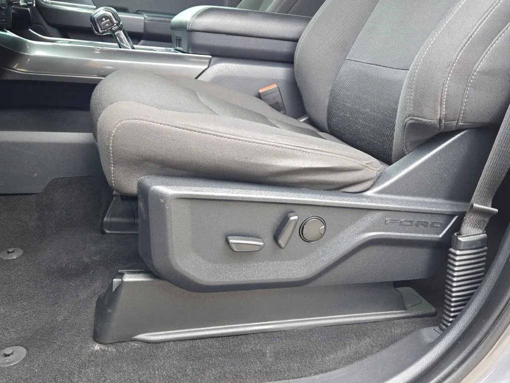 Used 2023 Gray Ford XLT image 24