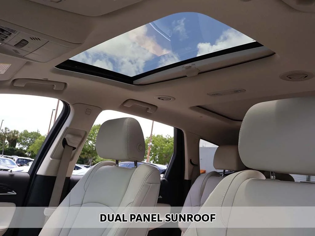 Used 2023 White Buick Premium Group image 4