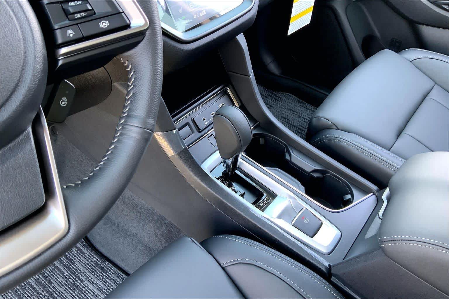 New 2026 CRYSTAL WHITE PEARL Subaru Premium 7-Passenger image 7