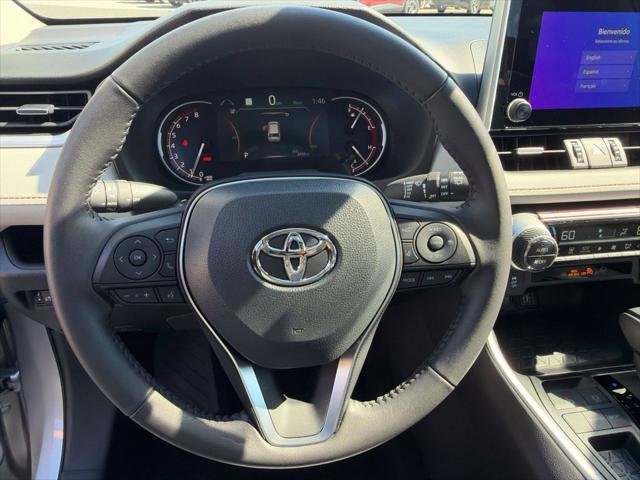 Certified Used 2025 SILVER SKY METALLIC Toyota  image 17