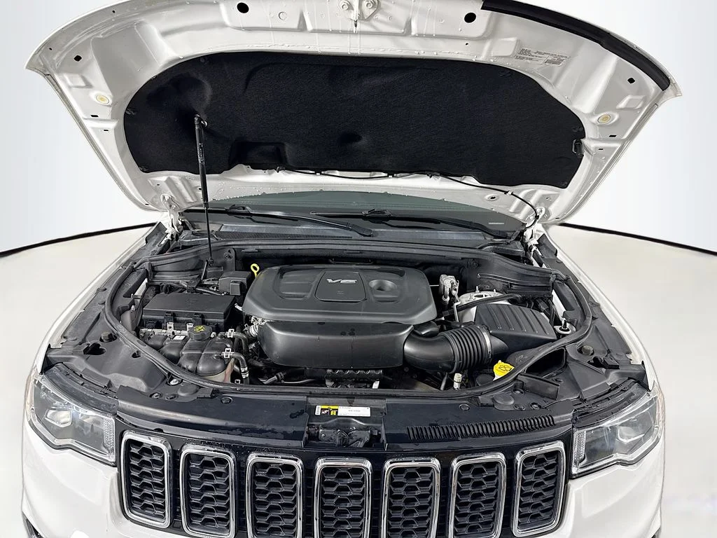 Used 2017 White Jeep Laredo image 29