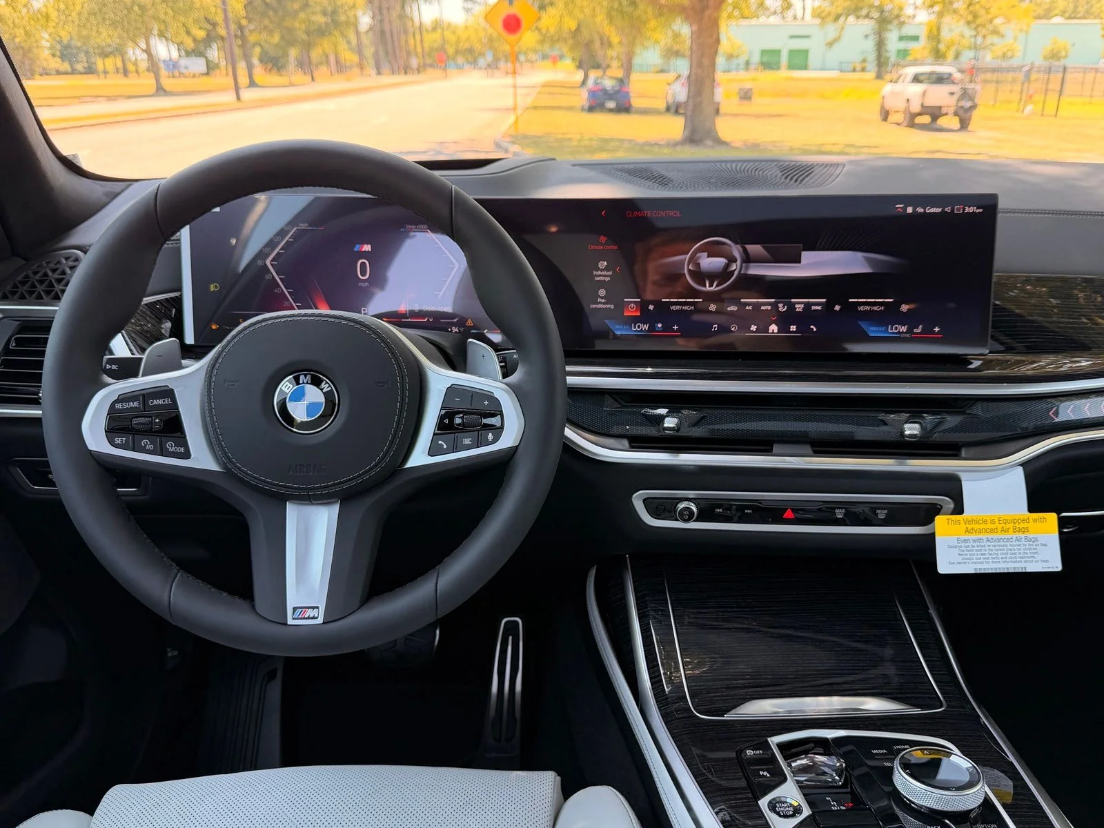 New 2027 Mineral White Metallic BMW xDrive40i image 3