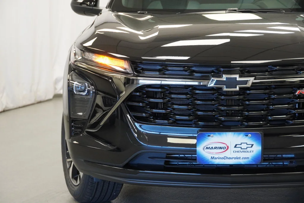 New 2026 Mosaic Black Metallic Chevrolet 1RS image 10