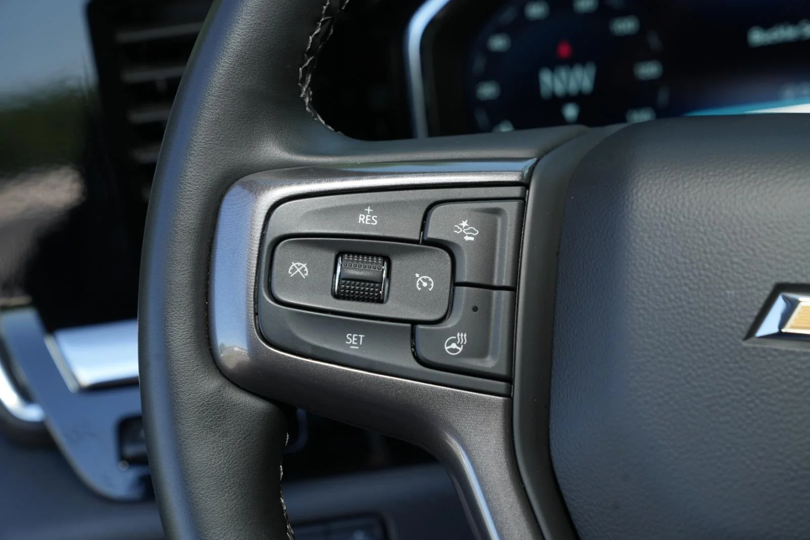 Used 2024 Black Chevrolet High Country DRW image 28