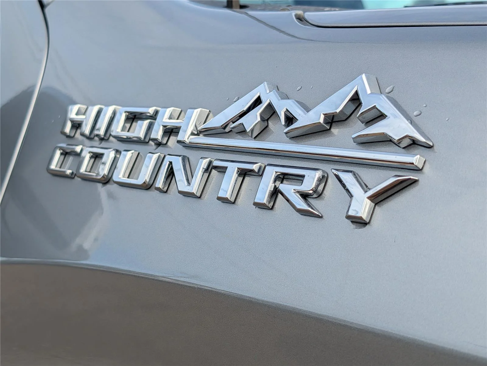 Used 2025 Sterling Gray Metallic Chevrolet High Country image 45