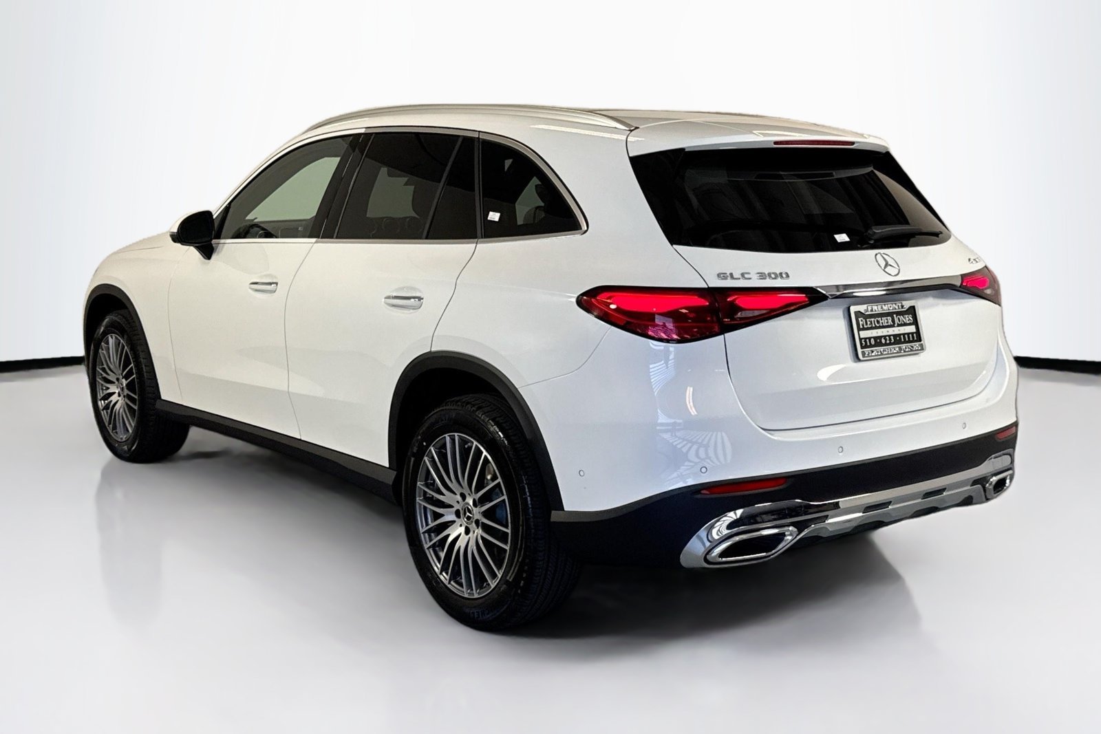 New 2026 MANUFAKTUR Moonlight White Metallic Mercedes-Benz GLC 300 image 7