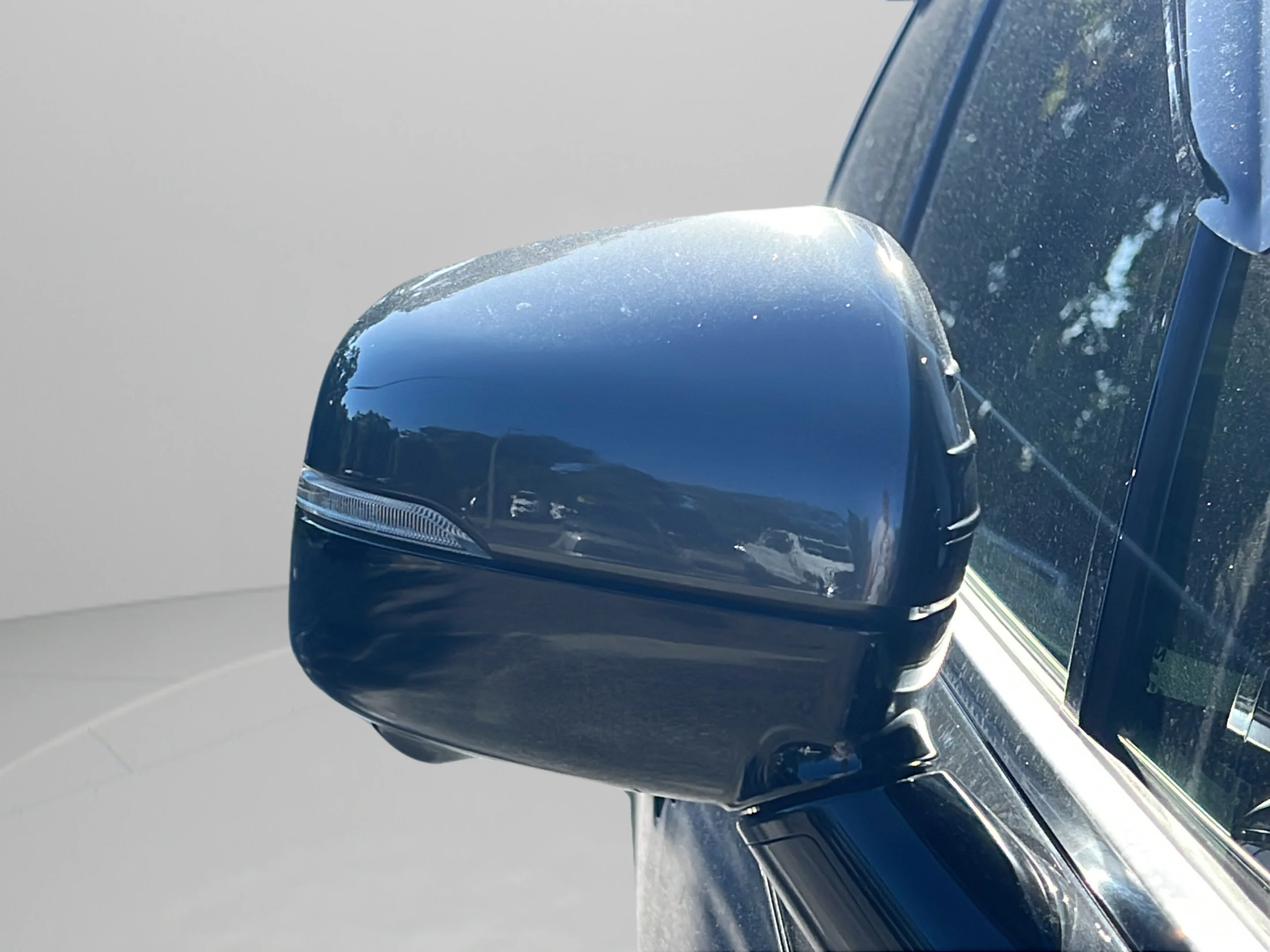 Used 2023 Platinum Graphite Kia SX Prestige image 11