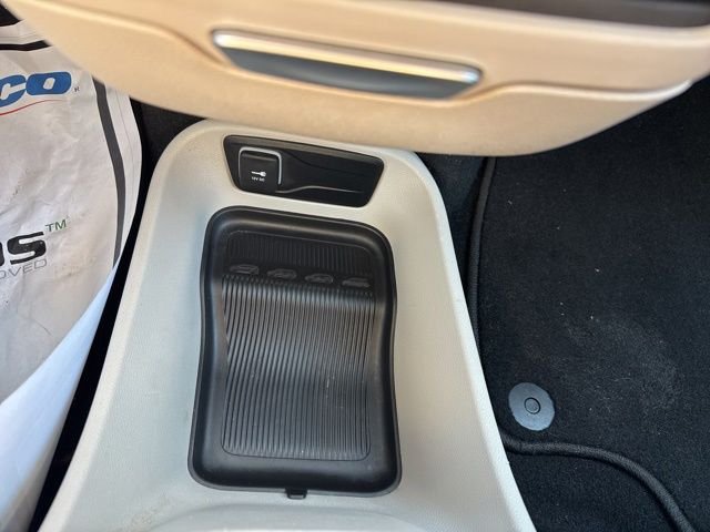 Used 2024 Bright White Clearcoat Chrysler Touring L image 28