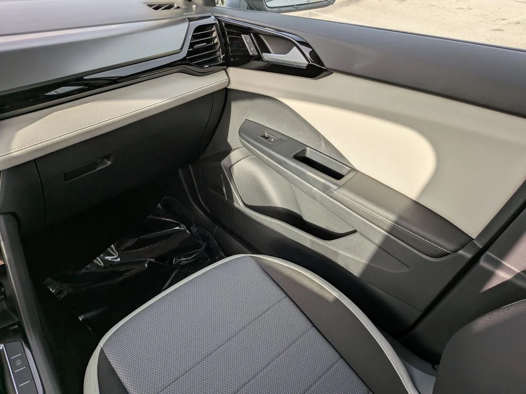 New 2026 White Volkswagen 1.5T S image 13