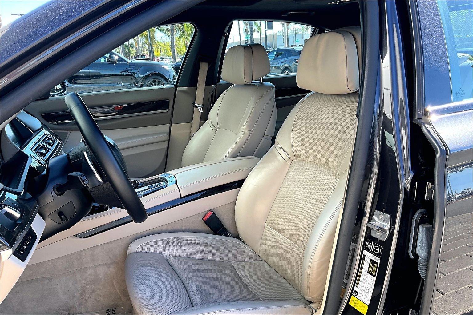 Used 2014 Gray BMW 750i image 25