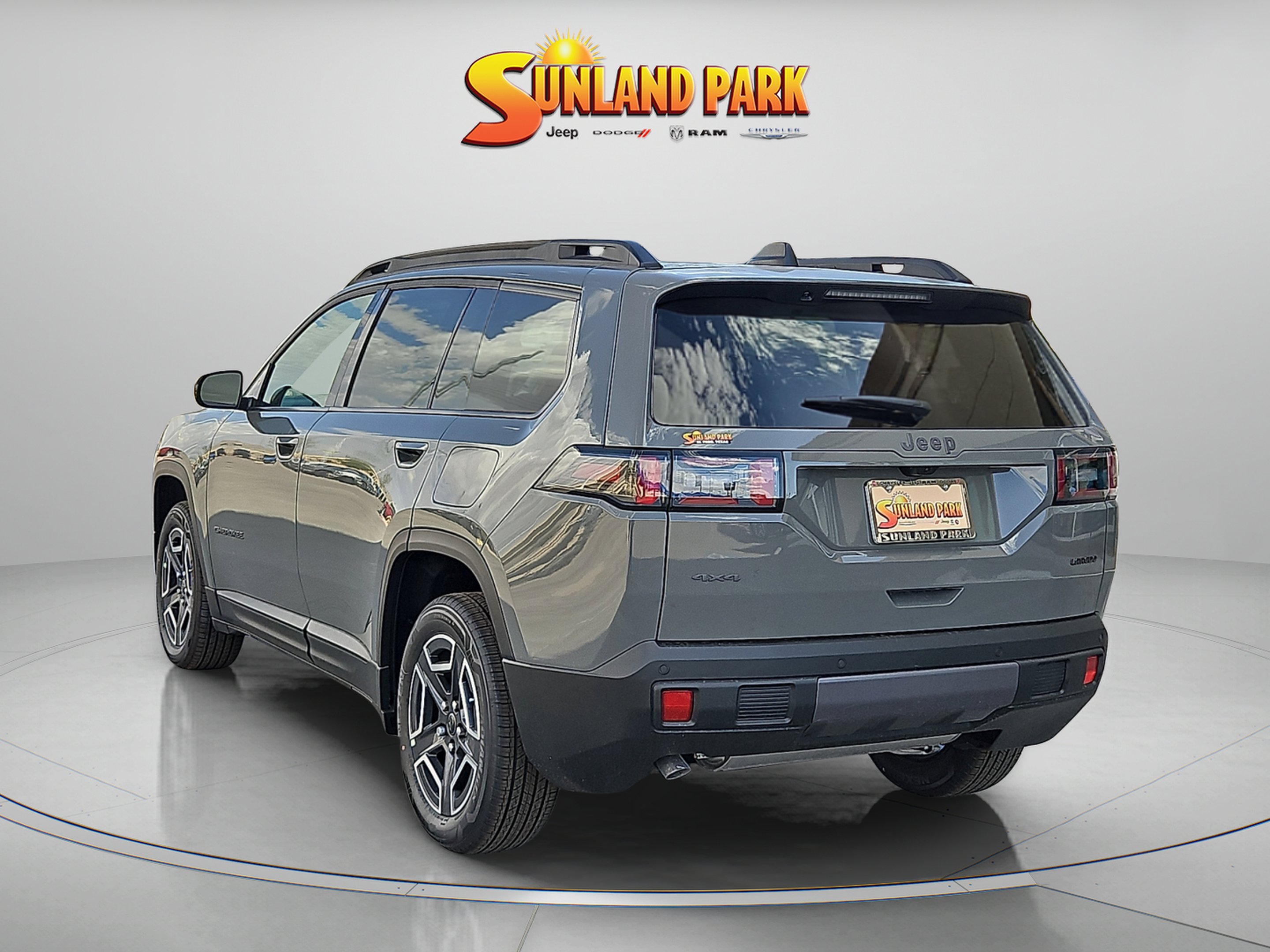 New 2026 Sting-Gray Clear-Coat Exterior Paint Jeep Laredo image 4