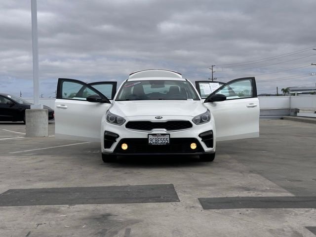 Used 2020 Clear White Kia LXS image 29