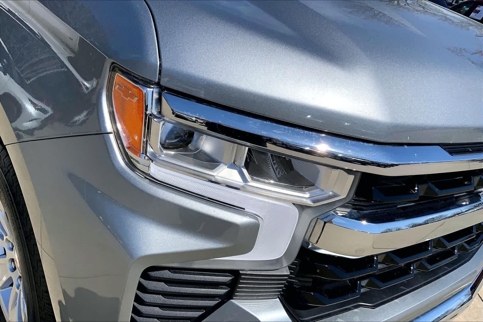 Used 2025 Sterling Gray Metallic Chevrolet LT image 44
