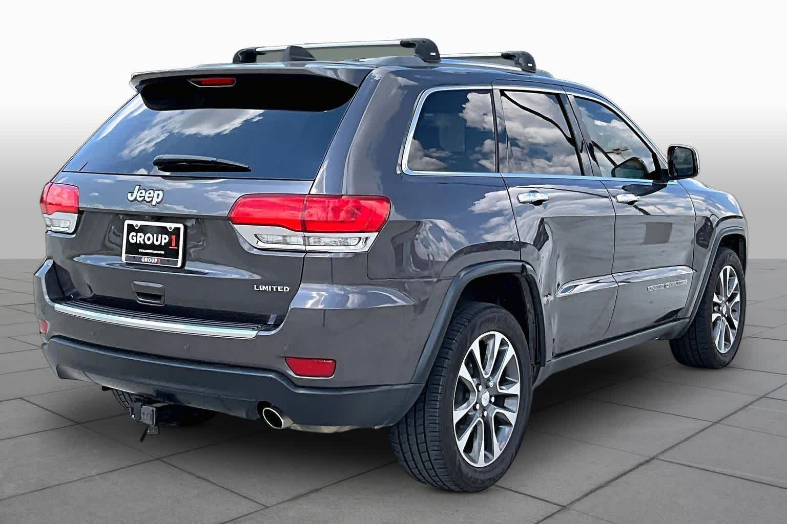 Used 2018 Granite Crystal Metallic Clearcoat Jeep Limited image 11