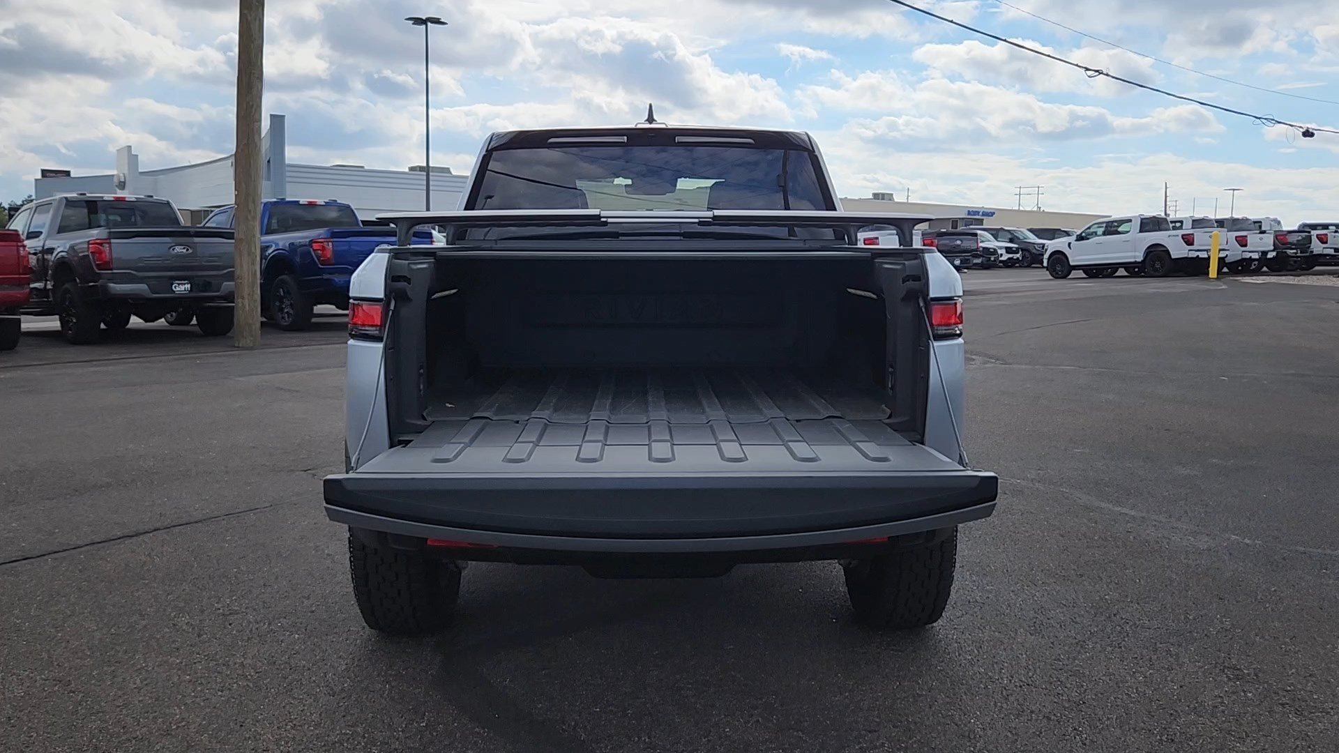Used 2025 LA Silver Rivian Premium image 21