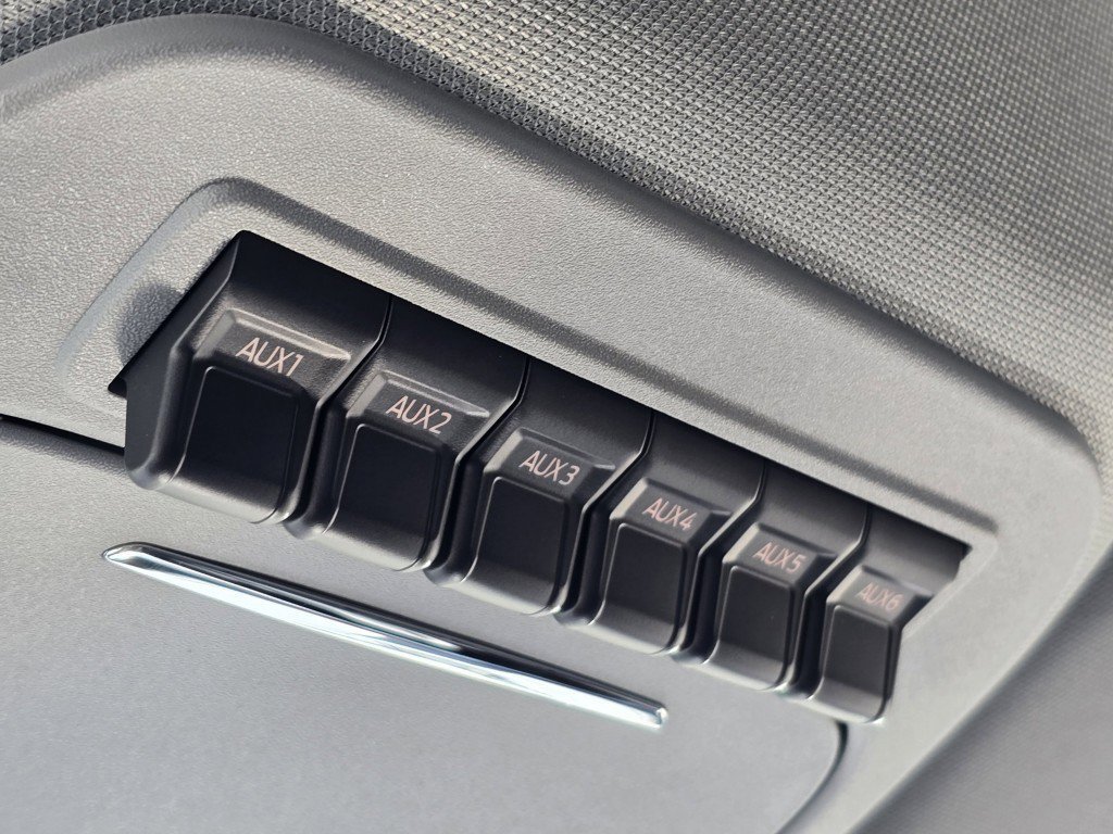 New 2026 Glacier Gray Metallic Tri-Coat Ford F-350® Lariat® image 37