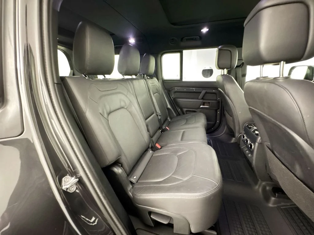 Used 2025 Gray Land Rover X-Dynamic SE image 29