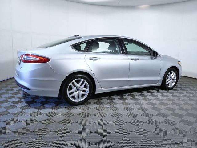 Used 2016 Silver Ford SE image 8