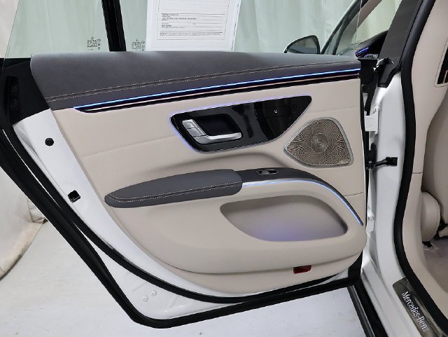 Certified Used 2023 MANUFAKTUR Diamond White Metallic Mercedes-Benz 580 image 32