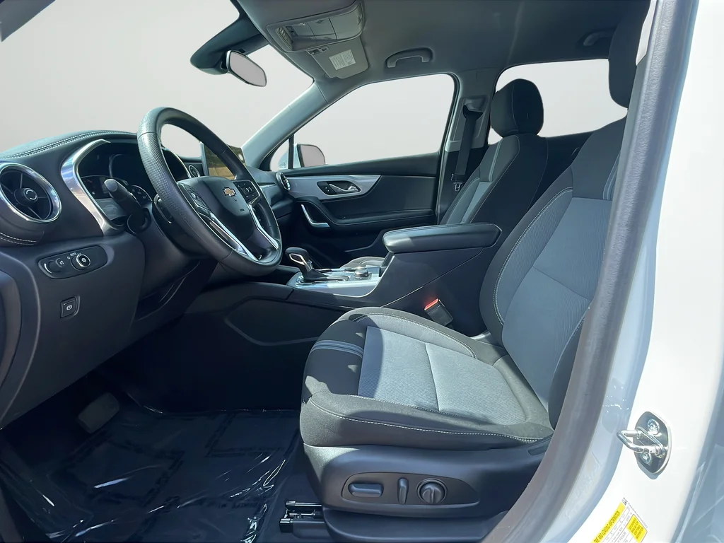 Used 2023 White Chevrolet LT image 10