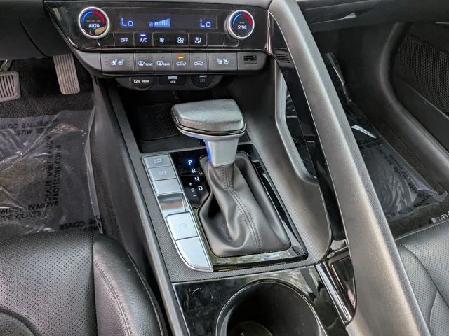 Used 2025 White Hyundai Limited image 24
