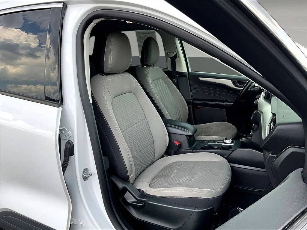 Certified Used 2022 White Ford SE image 30