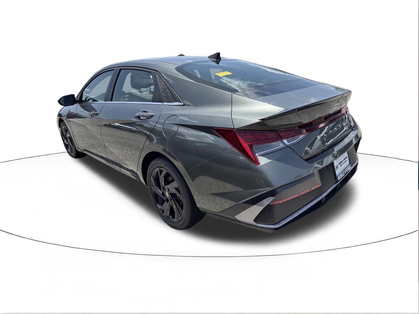 Used 2026 Amazon Gray Hyundai SEL Sport Premium image 3