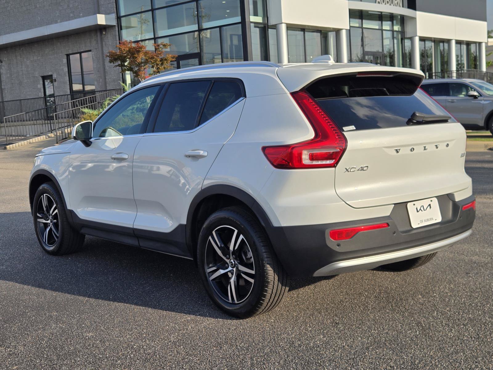 2025 Volvo XC40 Core - Photo 9